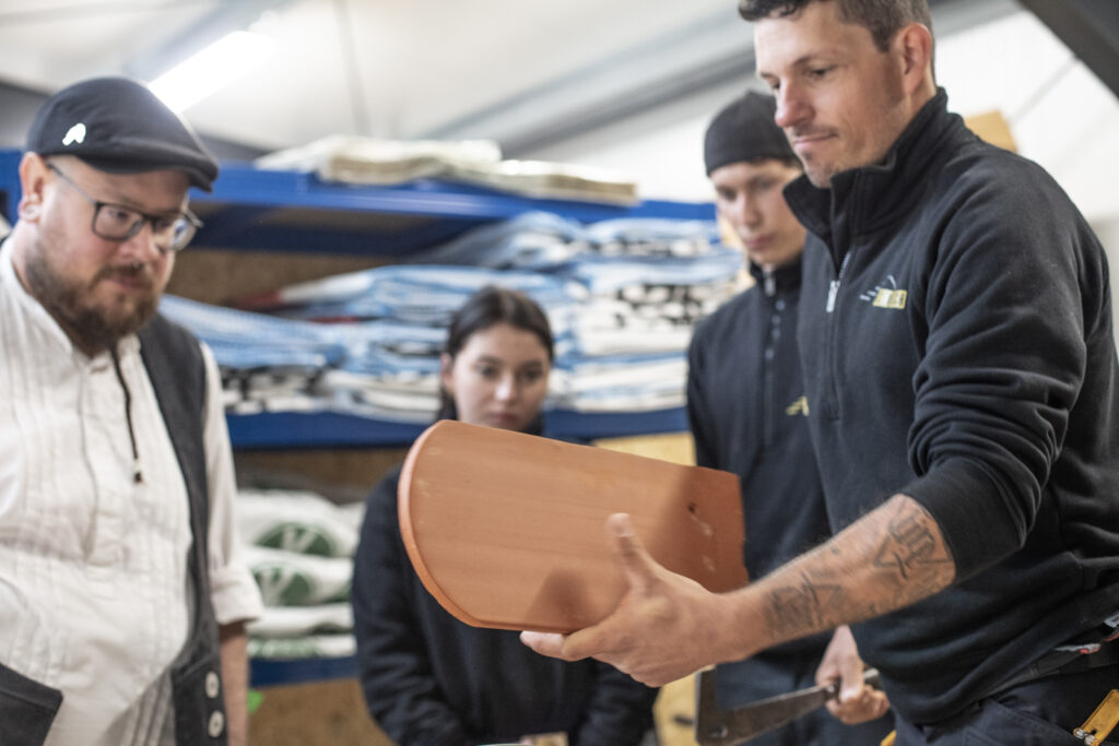 Holzbau-Prozesse im Dachdeckerhandwerk bei Rixen Dach – präzise Planung und fachgerechte Umsetzung.