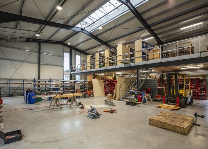 Rixen Dach Halle in Moos am Bodensee – modernes Firmengebäude.